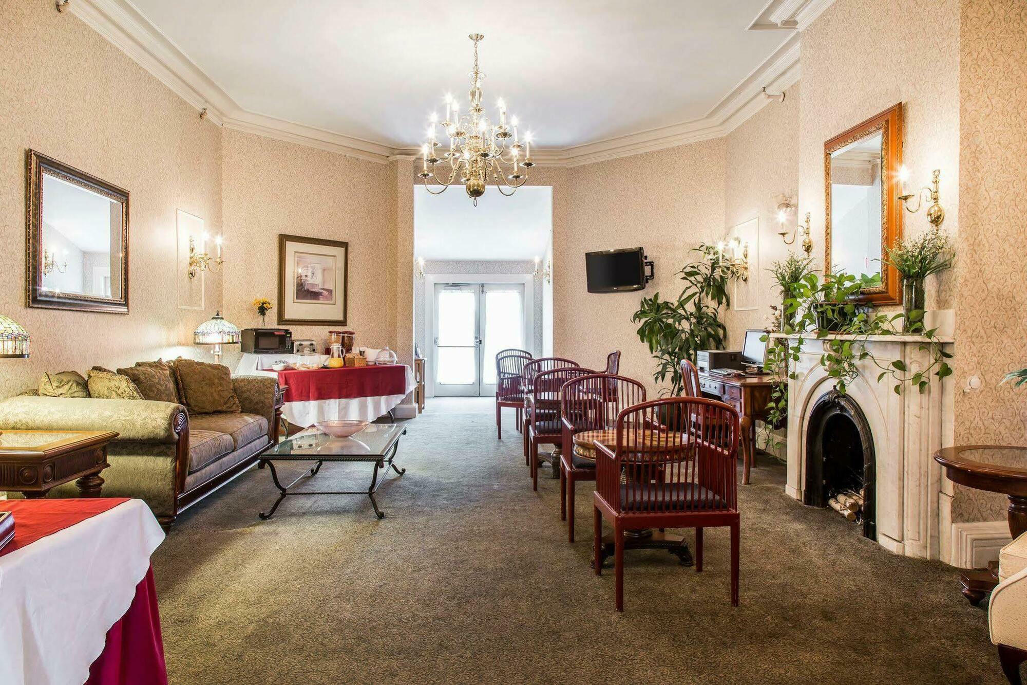 The Carriage House Inn Newport Middletown Eksteriør bilde